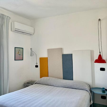 Black Market Hotel ايسكيا المظهر الخارجي الصورة