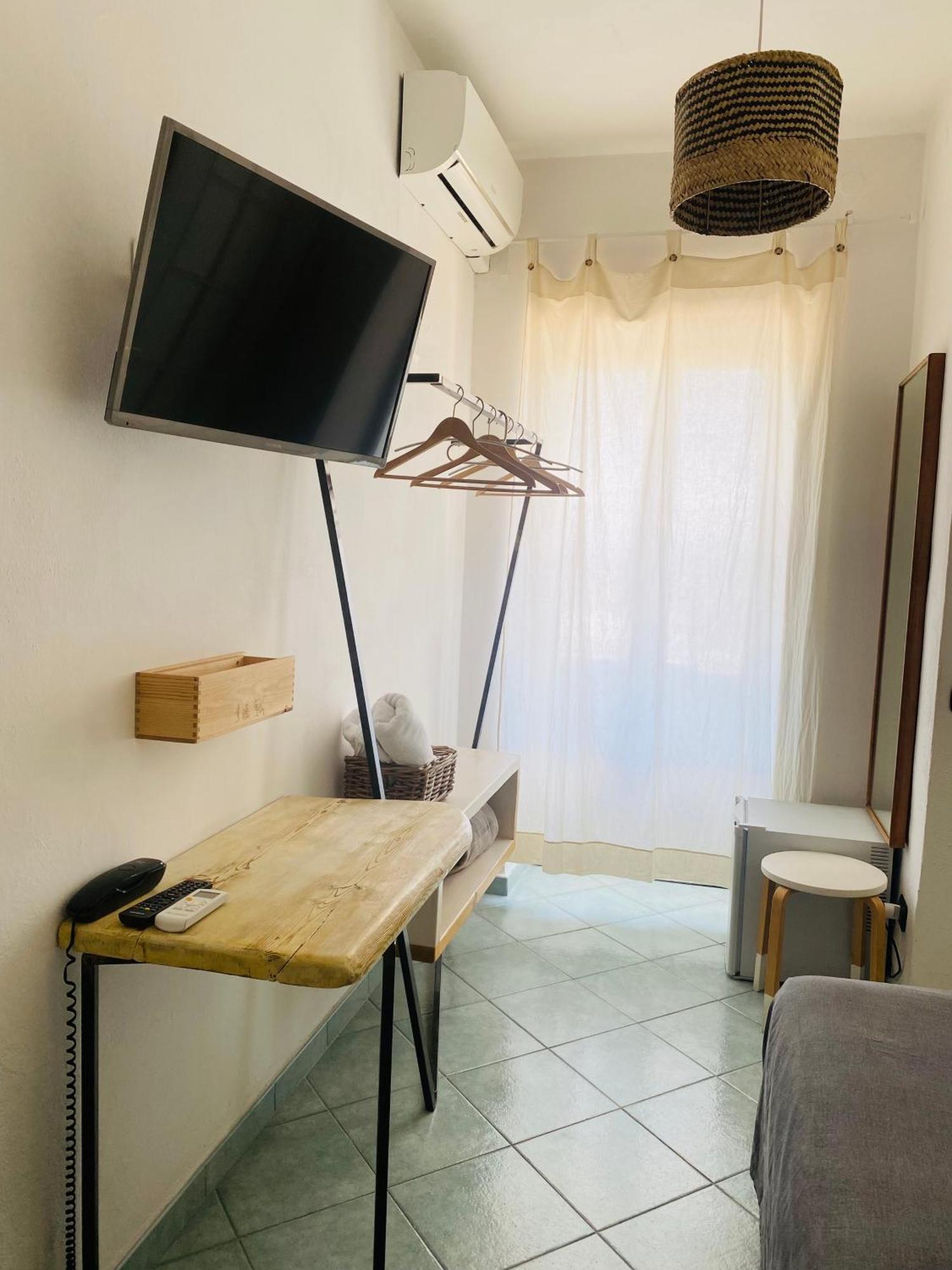 Black Market Hotel ايسكيا المظهر الخارجي الصورة