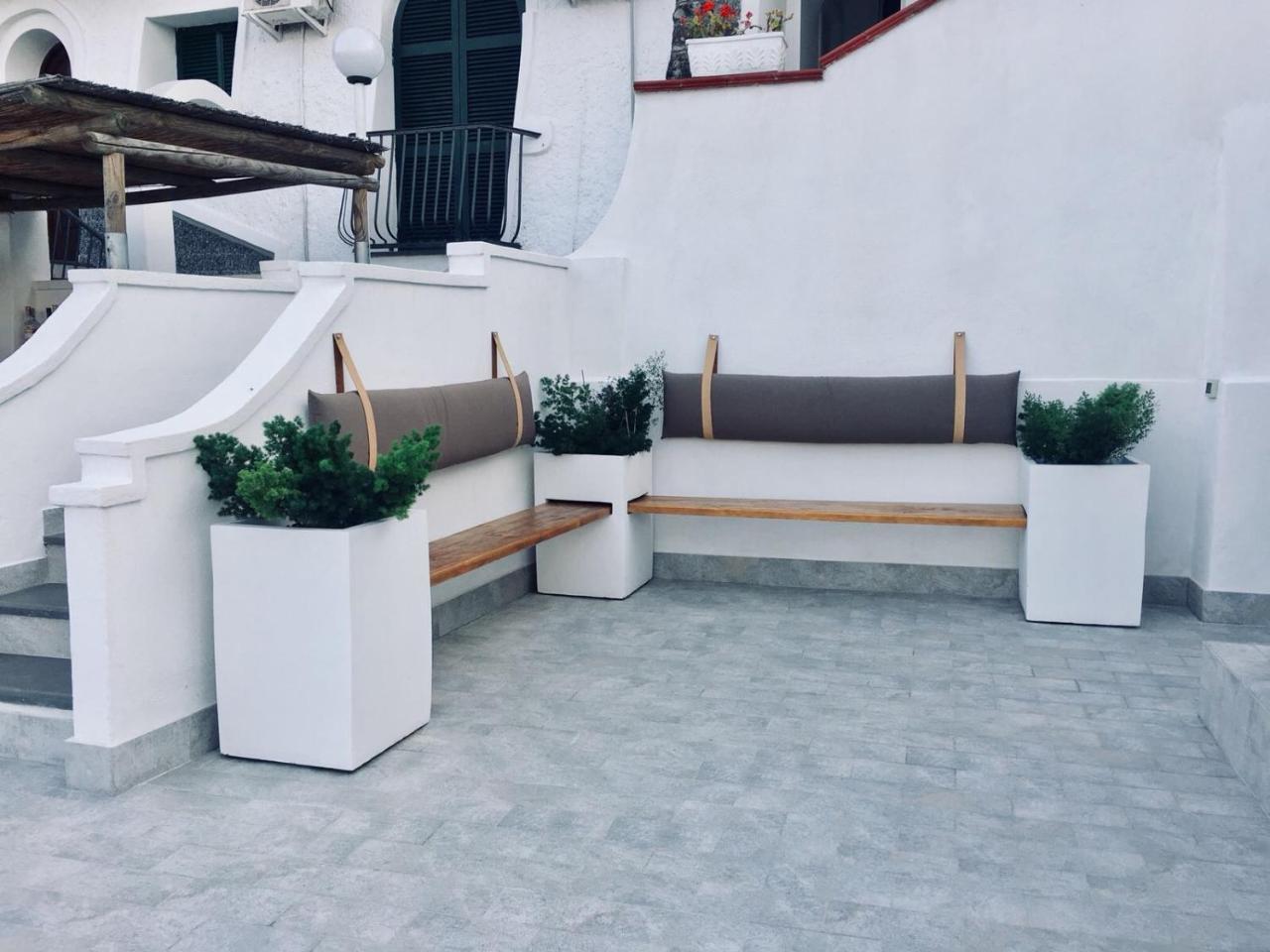 Black Market Hotel ايسكيا المظهر الخارجي الصورة